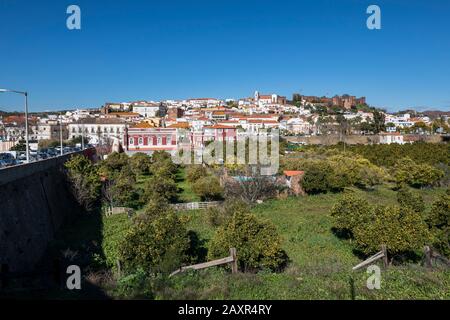 View of Silves with cathedral and castle, Silves, Algarve, Faro district, Portugal Stock Photo