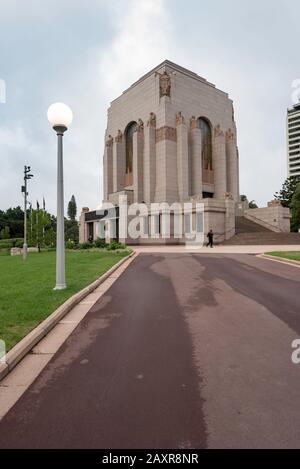 Completed in 1934 the ANZAC War Memorial in Sydney's Hyde Park commemorated all members of Australian Defence Forces who took part in World War One. Stock Photo