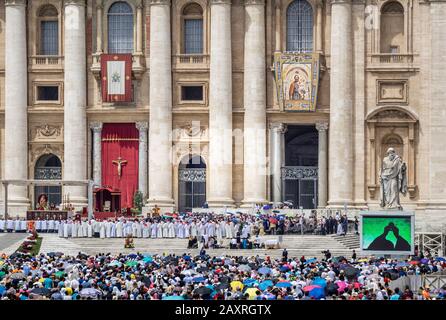 Pentecost Mass with Pope on St. Peter's Square, Rome, Lazio, Italy Stock Photo