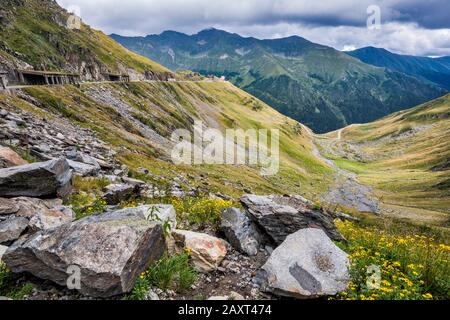 Transfagarasan Road crossing Fagaras Mountains in Southern Carpathians (Transylvanian Alps), Transylvania, Romania Stock Photo