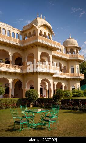 India, Rajasthan, Ranthambhore, Khilchipur, Ranthambhore Heritage Haveli, hotel built in traditional style Stock Photo