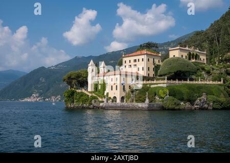 Italy, Lombardy, Lake Como: Villa Balbianello on the banks of the lake in Lenno Stock Photo