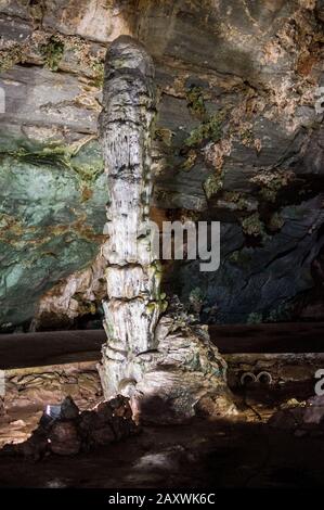 utas de Cacahuamilpa Caverns in Guerrero, Mexico, one of the largest cave systems in the world made of thousands of stalactites and stalagmites. Stock Photo
