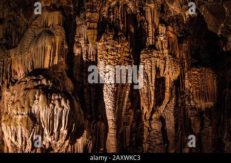 utas de Cacahuamilpa Caverns in Guerrero, Mexico, one of the largest cave systems in the world made of thousands of stalactites and stalagmites. Stock Photo