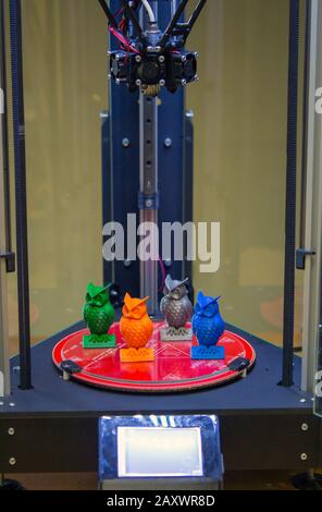 The models of owls in the 3d printer are three axial close-up. Progressive modern additive technologies 4.0 industrial revolution Stock Photo