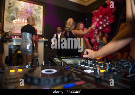 Edinburgh, UK. 27th November 2018. Venue overview images of the Towie Party for QUIZ which included a celebrity line up of stars from Celebrity Love Island and The Only Way Is Essex along with a whole host of notable instagram bloggers at the party. Credit: Colin Fisher/Alamy Live News Stock Photo