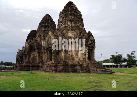 Phra Prang Sam Yot (Monkey Temple), Lopburi, Thailand Stock Photo