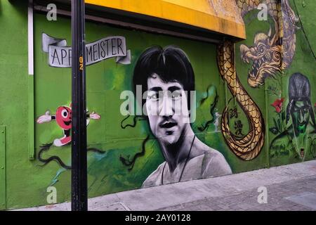 Graffiti by Bruce Lee and Tupac Shakur in Chinatown, San Francisco, California, USA Stock Photo