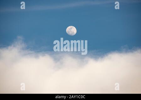 Nuages Et Ciel Bleu Clouds And Blue Sky Stock Photo Alamy