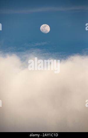 Nuages Et Ciel Bleu Clouds And Blue Sky Stock Photo Alamy