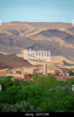 Maroc Morocco Dades Paysage De La Vallee Du Dades Landscape Of The Dades Valley Stock Photo Alamy