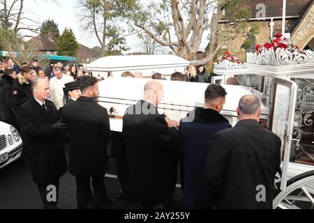 RETRANSMITTED WITH CORRECT PHOTOGRAPHER The caskets of My Big Fat Gypsy Wedding's Billy and Joe Smith are carried into St John the Baptist Church, Sevenoaks, for the brothers' funeral. Stock Photo