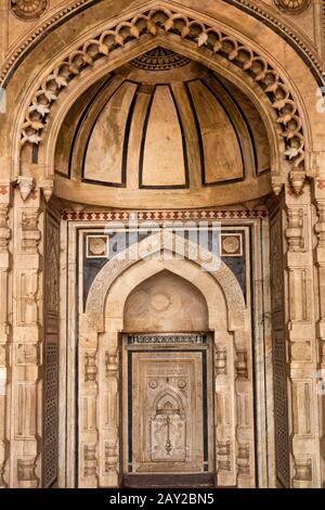 India, Uttar Pradesh, New Delhi, Purana Qila, Old Mughal-era Fort, Qila-e-Kuhna Masjid, Mosque built by Sher Shah Sur in 1541, Prayer Hall interior, d Stock Photo