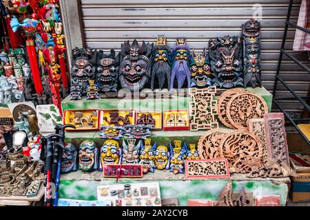 Stalls with handcrafted souvenirs on the market near the Great Wall of China Stock Photo