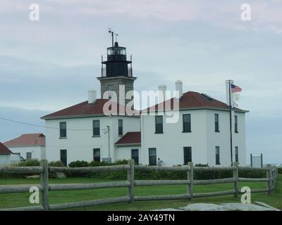 Jamestown, Rhode Island-September 2017: View of the Beavertail Lighthouse Museum in Jamestown, America's third oldest lighthouse. Stock Photo