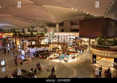 Turkey, Istanbul, transport, Havalimanı, International Airport, airside, shops in Departure Lounge Stock Photo