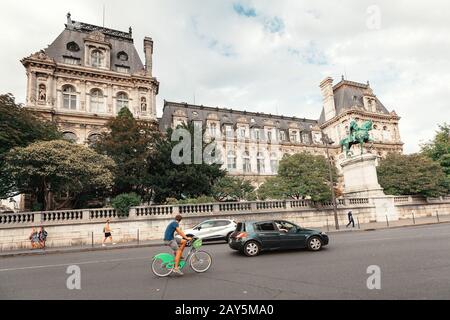 26 July 2019, Paris, France: View of the Hotel de Ville Townhall with busy street