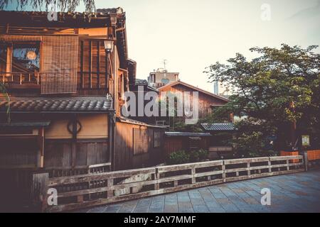 Traditional japanese houses on Shirakawa river, Gion district, Kyoto, Japan Stock Photo