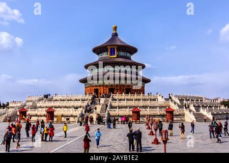 Tourists taking pictures and selfies in front of Temple of Heaven, Beijing Stock Photo