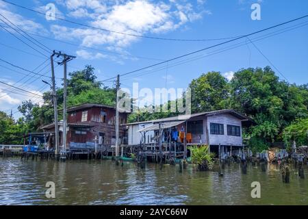 Traditional houses on Khlong, Bangkok, Thailand Stock Photo