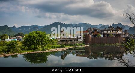 Traditional chinese riverside buildings in Wulingyuan Stock Photo