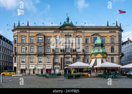 Facade of a Chanel store, shop, in Paris, France Stock Photo - Alamy