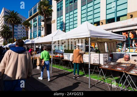 Farmers market on 3rd Street Promenade, Santa Monica, Los Angeles, California, USA Stock Photo