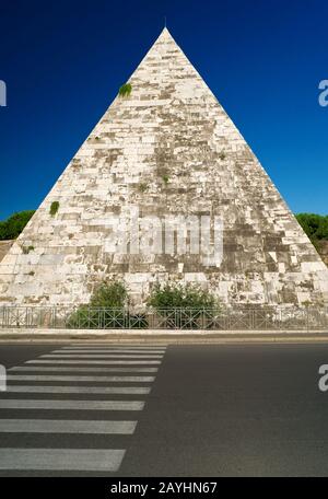 The ancient Pyramid of Cestius in Rome, Italy Stock Photo