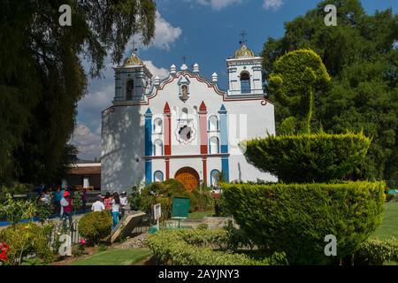 The Santa Maria del Tule church in the town center of Santa Maria del Tule in the Mexican state of Oaxaca, approximately 9 km east of the city of Oaxa Stock Photo