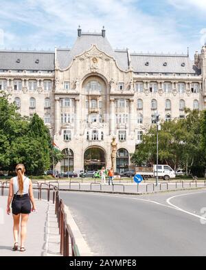 14 MAY 2018, BUDAPEST, HUNGARY: Gresham Palace now is luxury Four Seasons Hotel Stock Photo