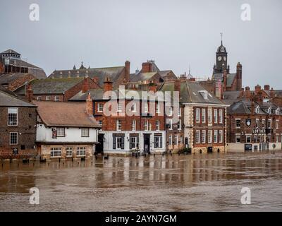Flooding in York at Kings Staith, UK due to storm Dennis, 16th February 2020. Kings Arms pub submerged by flood water. Stock Photo
