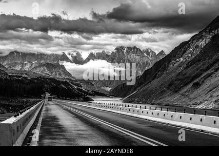 Dramatic landscape in mountainous central Asia roads, among Tajikistan, Afghanistan and Pakistan Stock Photo