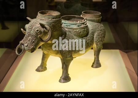 Artifact in the bronze exhibit at the Shanghai Museum, a museum of ...