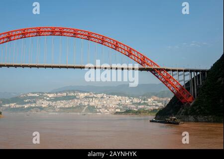 Entrance to the Wu Gorge Three Gorges with the Wushan Changjiang