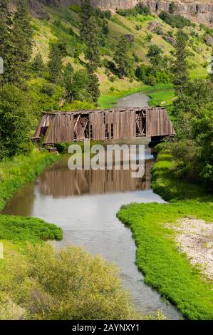 View of covered railroad bridge over the Palouse River near Colfax in the Palouse, Eastern Washington State, USA. Stock Photo