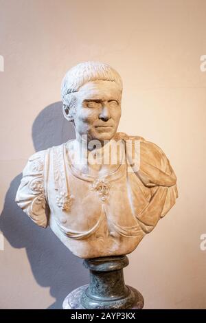 19 OCTOBER 2018, FLORENCE, ITALY: Statue of Roman Emperor Augustus Stock Photo