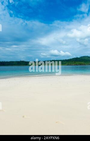 The white sand beach of the small island of Granito de Oro in Coiba National Park in Panama. Stock Photo