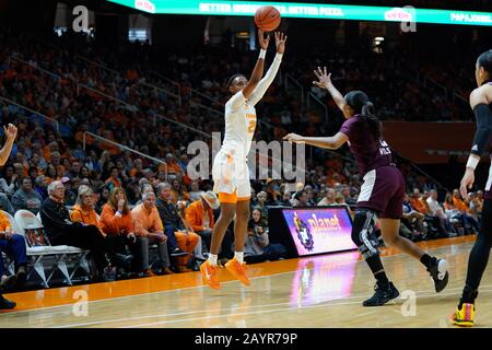 Knoxville, Tennessee, USA. February 16, 2020: Jordan Horston #25 of the Tennessee Lady Vols shoots the ball during the NCAA basketball game between the University of Tennessee Lady Volunteers and the Texas A&M University Aggies at Thompson Boling Arena in Knoxville TN Tim Gangloff/CSM Credit: Cal Sport Media/Alamy Live News Stock Photo