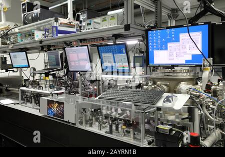 Rostock, Germany. 14th Feb, 2020. - Illustration - The experimental setup in the Extreme Photonics laboratory at the Institute of Physics at the University of Rostock. Extremely strong laser pulses are used to research the observation of matter. The joint research projects of the University of Rostock with institutions in Great Britain will continue without problems after the brexite. Credit: Bernd Wüstneck/dpa-Zentralbild/dpa/Alamy Live News Stock Photo