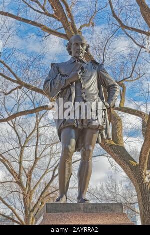 New York Central Park William Shakespeare bronze sculpture winter time Stock Photo