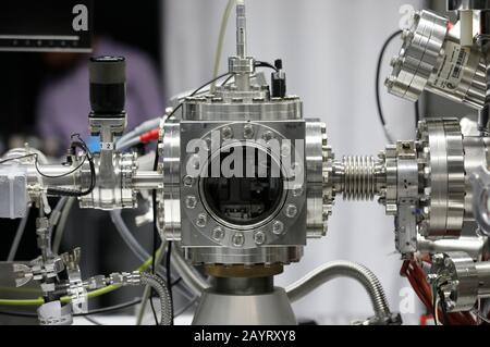 Rostock, Germany. 14th Feb, 2020. The experimental setup in the Extreme Photonics laboratory at the Institute of Physics at the University of Rostock. Extremely strong laser pulses are used to research the observation of matter. The joint research projects of the University of Rostock with institutions in Great Britain will continue without problems after the brexite. Credit: Bernd Wüstneck/dpa-Zentralbild/dpa/Alamy Live News Stock Photo