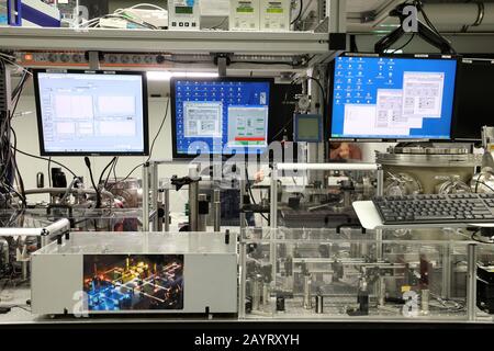 Rostock, Germany. 14th Feb, 2020. Illustration - The experimental setup in the Extreme Photonics laboratory at the Institute of Physics at the University of Rostock. Extremely strong laser pulses are used to research the observation of matter. The joint research projects of the University of Rostock with institutions in Great Britain will continue without problems after the brexite. Credit: Bernd Wüstneck/dpa-Zentralbild/dpa/Alamy Live News Stock Photo