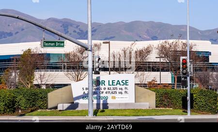 Feb 14, 2020 Milpitas / CA / USA - Former CISCO occupied buildings available for leasing in Silicon Valley; CISCO Systems has vacated or sold several Stock Photo