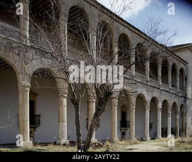 EXTERIOR - FACHADA OESTE DEL PALACIO DEL INFANTADO - S XV. Author: JUAN GUAS. Location: PALACIO DEL INFANTADO / MUSEO DE BELLAS ARTES. SPAIN. Stock Photo