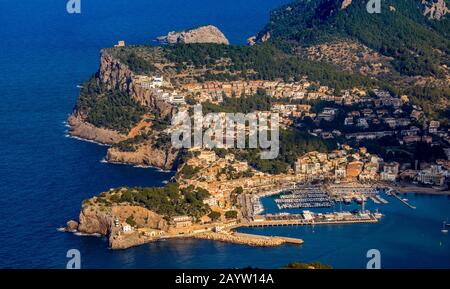 port of Port de Soller, lighthouse Bufador, Faro de Punta de Sa Creu, 04.01.2020, aerial view, Spain, Balearic Islands, Majorca, Port De Soller Stock Photo