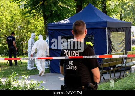 FILED - 23 August 2019, Berlin: Forensics officers are securing traces in a folding pavilion at a crime scene in the small zoo. In the months before the murder of a Georgian man in Berlin, the suspected Russian had close contacts with the Russian domestic secret service FSB, according to a report in 'Der Spiegel'. He had stayed at FSB properties several times, including a secret training centre for special forces, the news magazine reported on Monday on its website. Photo: Paul Zinken/dpa Stock Photo