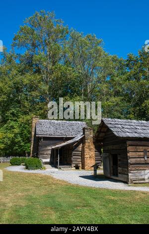 View of the log farmhouse at the Mountain Farm Museum, which has a unique collection of historic log buildings assembled from locations throughout the Stock Photo