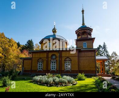 Traditional Russian Orthodox wooden St Nicholas Church, Listvyanak, Irkutsk Region, Siberia, Russia Stock Photo