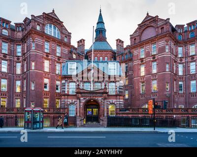 UCL Cruciform Building University College London. Originally North London Hospital, opened 1906. Houses the Wolfson Institute for Biomedical Research. Stock Photo