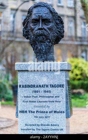 Rabindranath Tagore, sculpture in Gordon Sq Bloomsbury London. Bronze bust of Rabindranath Tagore, Poet, Nobel Laureate. Sculptor Shenda Amery 2011. Stock Photo